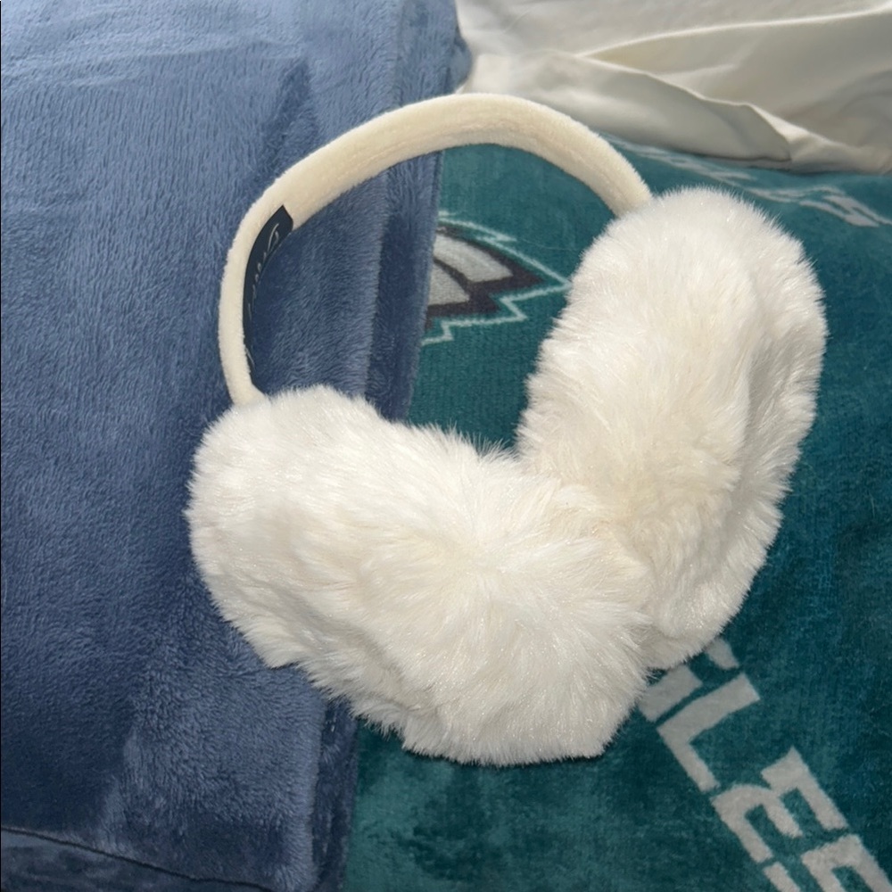 Cozy White Earmuffs women’s